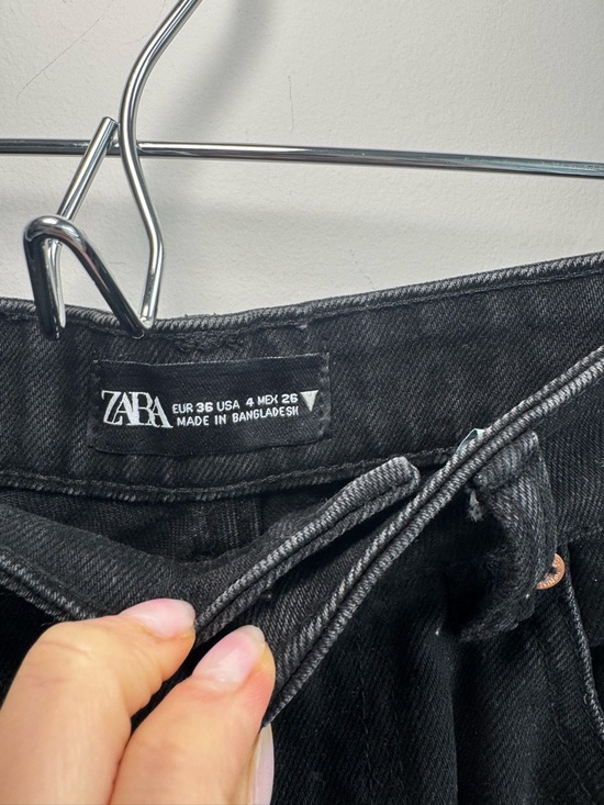 Zara denim shorts in black - longer shorts, foldable, loose fit - Picture 2 of 3